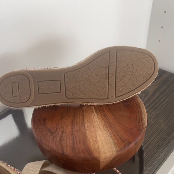 Abella Red & White True Comfort Shoes - Picture 4 of 12